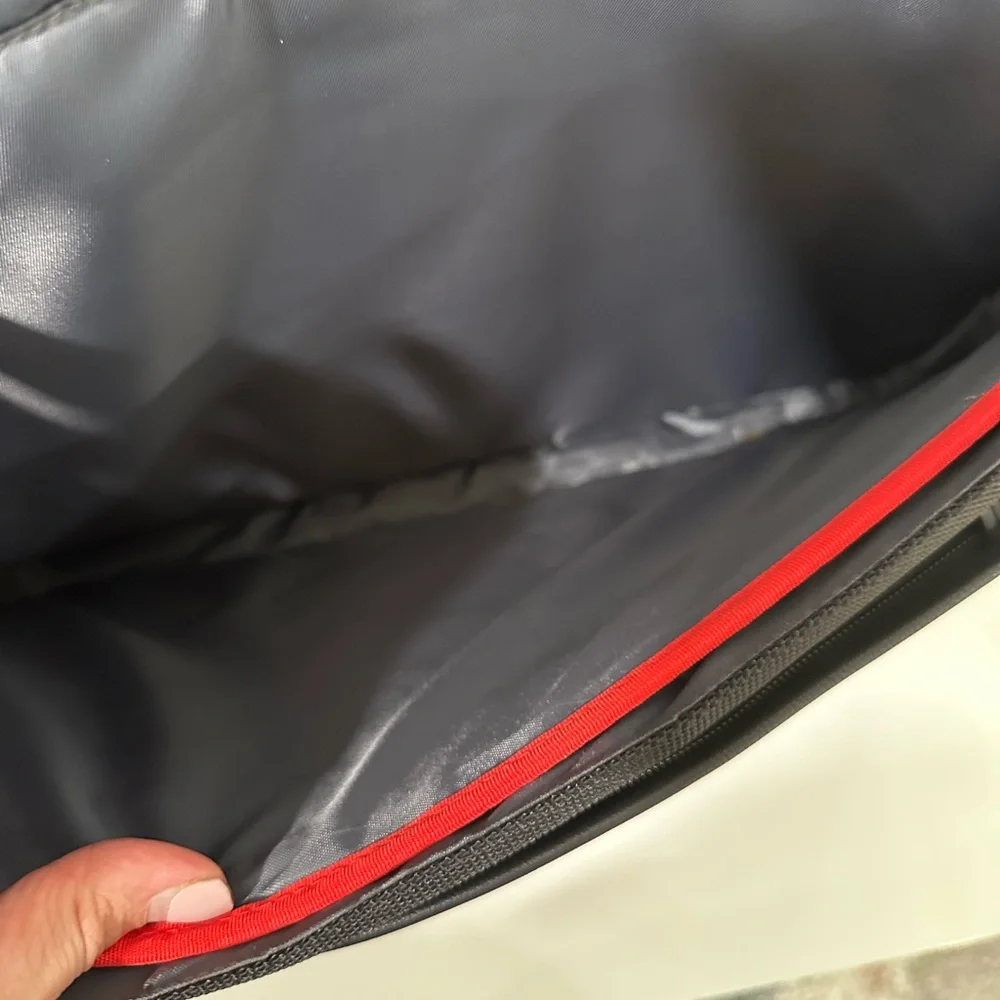 Pt laptop black briefcase with pockets.